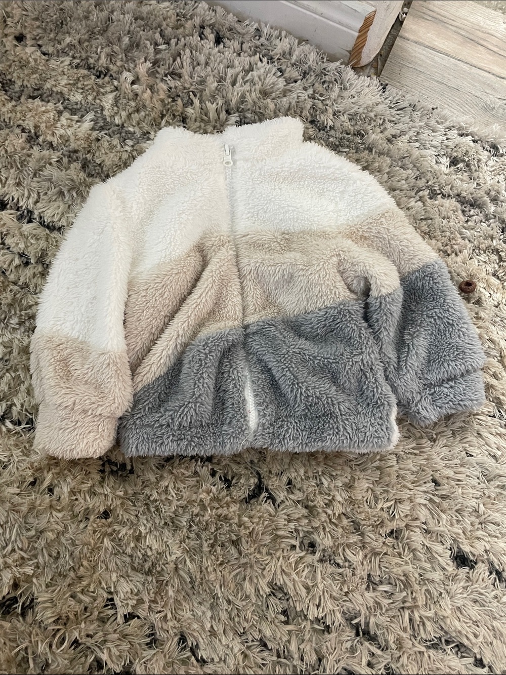 SHEIN Kids Plush Colorblock Zip-Up Jacket - White, Beige & Gray